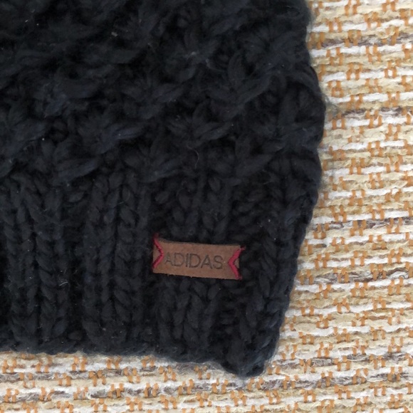 Woman’s black adidas winter hat - Picture 2 of 3